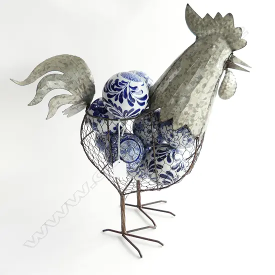 WIRE MESH ROOSTER WITH CHINA BALLS H460MM