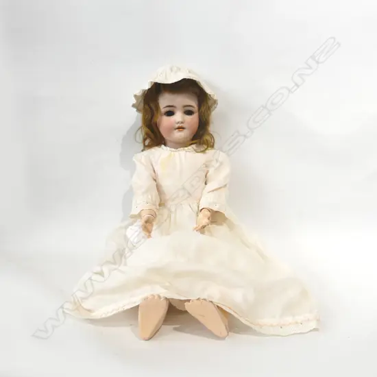 ANTIQUE SIMON & HALBIG SLEEPY EYE DOLL #550 H.540mm