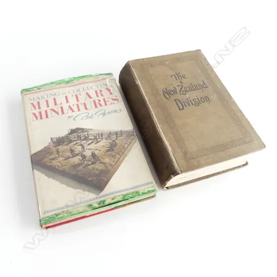 2 BOOKS THE NZ DIVISION VOL2 FRANCE L230 W140MM & COLLECTING MILITRY MINITURES