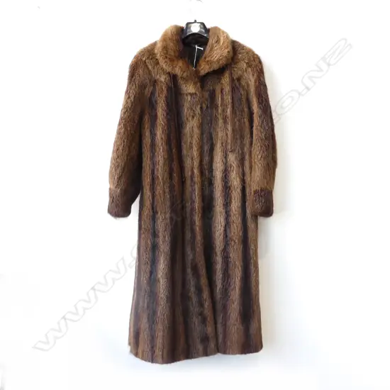 VINTAGE BROWN FUR COAT
