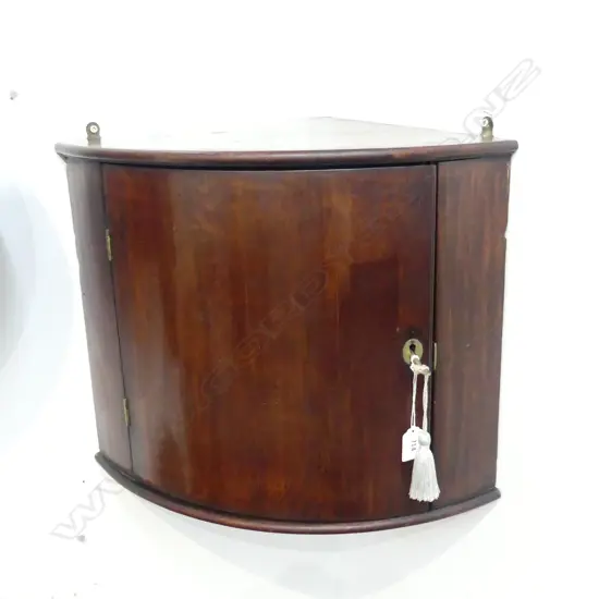 SMALL GEO MAHOGANY CORNER CUPBOARD  H390MM