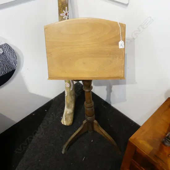 PINE ADJUSTABLE MUSIC STAND H 1020 MM