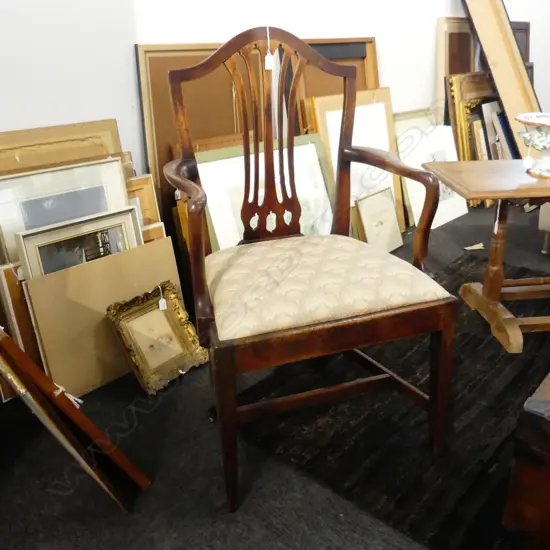 ANTIQUE MAHOGANY SHERATON STYLE CARVER CHAIR w. DROP IN SEAT