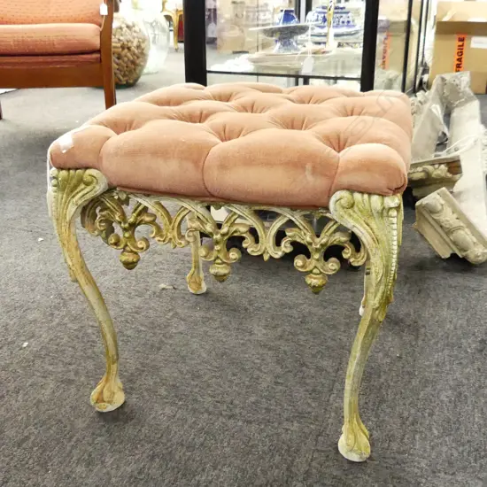 VINTAGE STYLE UPHOLSTERED FOOT REST / STOOL 440x440x420mm