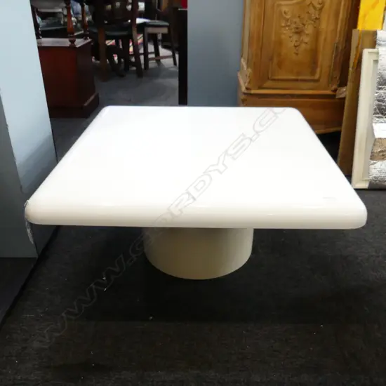 'STUDIO 80 ARA' WHITE PLASTIC RETRO COFFEE TABLE BY VICO MAGISTRETTI FOR ARTEMIDE ITALY DATED 1973 820x820x400mm