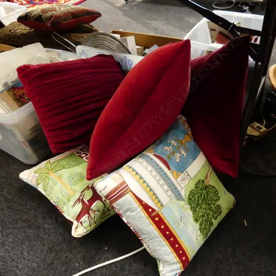 6 CUSHIONS; 4x MULBERI RED VELVET, 2x INDIAN PRINT