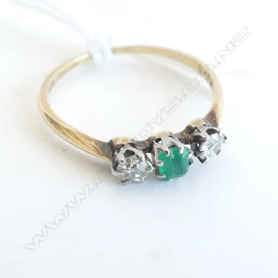 18CT EMERALD & DIAMOND RING 1.7 GRAMS SIZE R