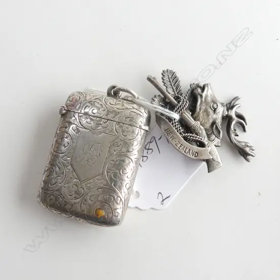 SILVER ENGRAVED VESTA C1900 + 'NEW ZEALAND' BROOCH STAG HORN & RIFLE