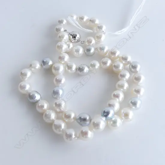 CULTURED SEA PEARL NECKLACE WITH 14ct. WHITE GOLD CLASP