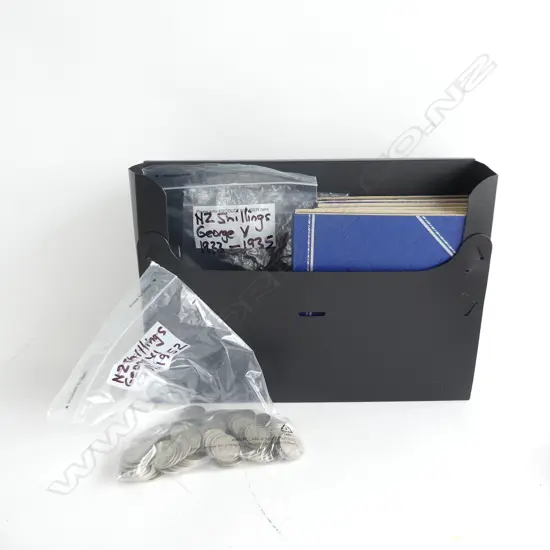 5 NZ SHILLINGS BOXED SETS (ALL MISSING 1966) + LOOSE SHILLINGS