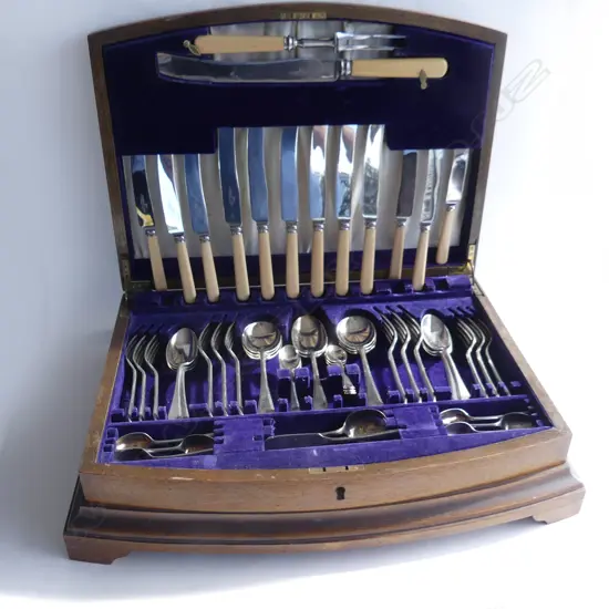 1920 WALKER AND HALL BOXED CUTLERY SET 6 PLACE SETTING