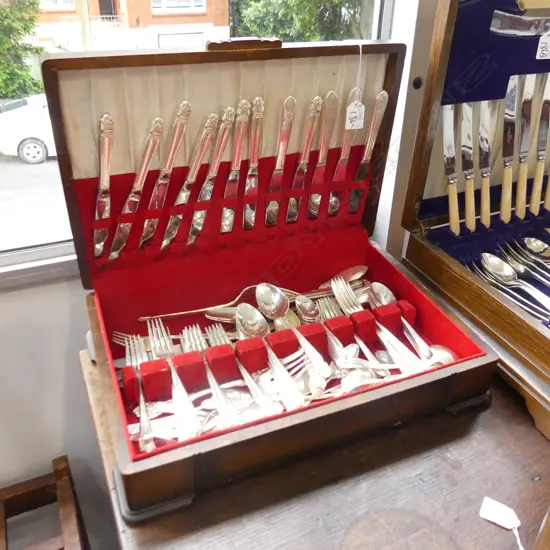 BOXED PLATED CUTLERY SET L.425mm