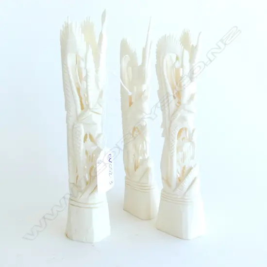 3 ORIENTAL BONE CARVINGS H. 185MM