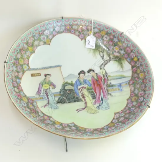 LARGE CHINESE PORCELAIN CHARGER DEPICTS DECORATION OF 3 FEMALE FIGURES 335MM DIAMETER