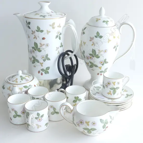 WEDGWOOD 'WILD STRAWBERRY' COFFEE SET; INCL RUSSELL HOBBS ELEC. COFFEE POT....
