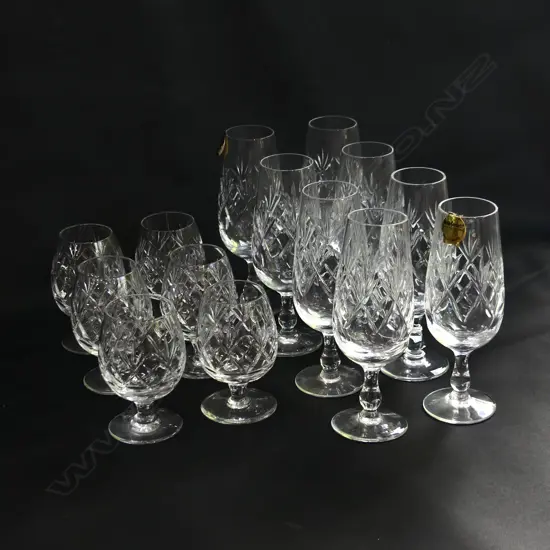 14 WEBB CORBETT CRYSTAL GLASSES; 6 SMALL BRANDY / 8 CHAMPAGNE H.160mm
