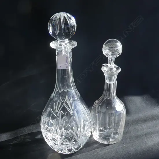 2 CRYSTAL DECANTERS H.320 / 260mm