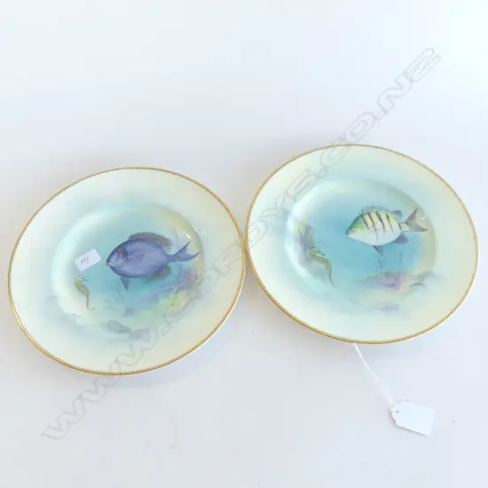 PR HAND PAINTED ROYAL WORCESTER FISH PLATES 235mm dia