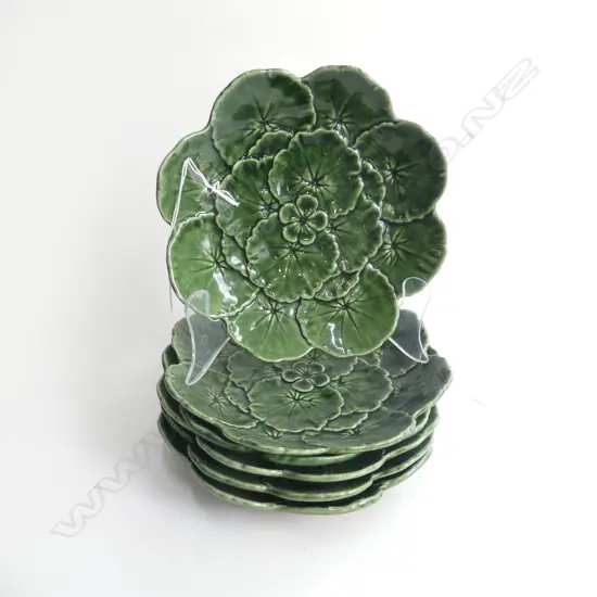 6 PORTUGUESE GREEN MAJOLICA PLATES DIA  200MM