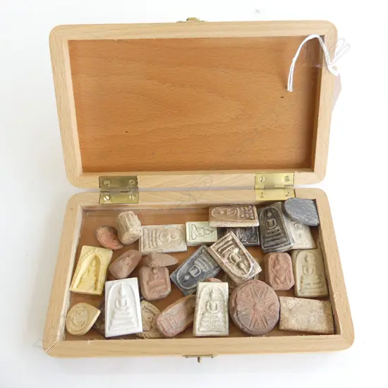 COLLECTION VINTAGE CLAY BUDDHA PLAQUES