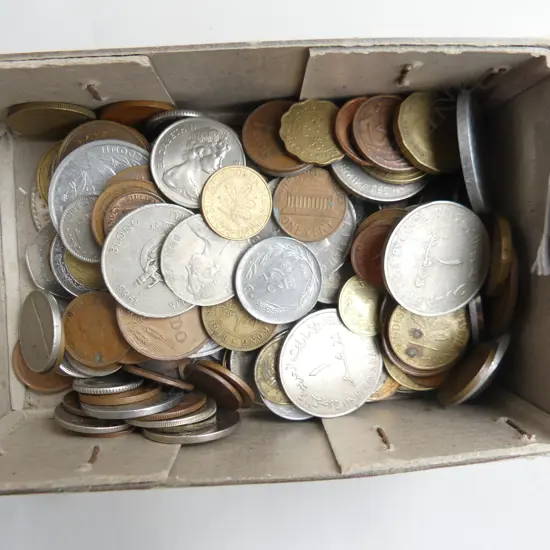 SM BOX ASST WORLD COINS