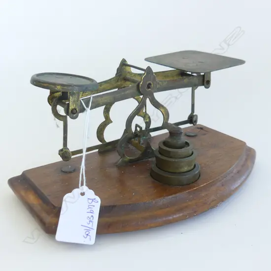 VINTAGE POSTAL SCALES + WEIGHTS W.205mm