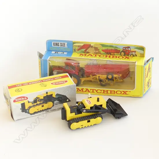 2 BOXED TOYS 1 MASSEY FERGUSON TRACTOR TRAILER AND TONKA LOADER