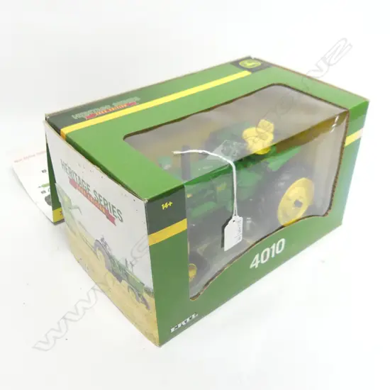 JOHN DEERE 4010 MODEL TRACTOR, BOXED W.300mm