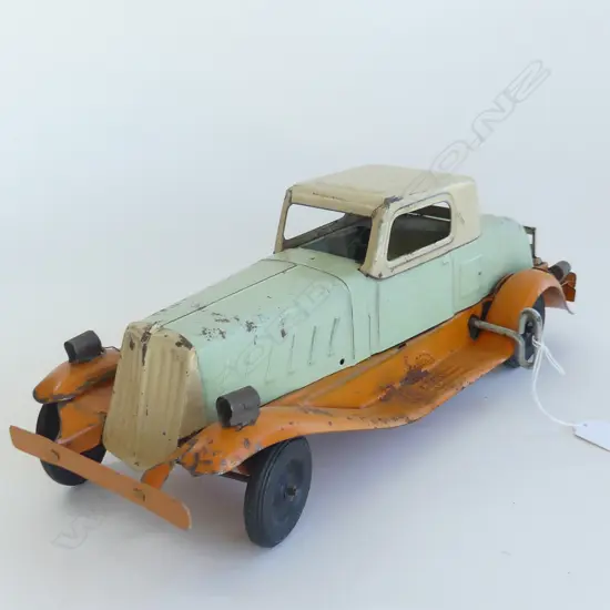 PIERCE ARROW DELUXE COUPE GIRARD TOY COMPANY USA CIRCA 1930’S PRESSED STEEL WIND UP L.360mm