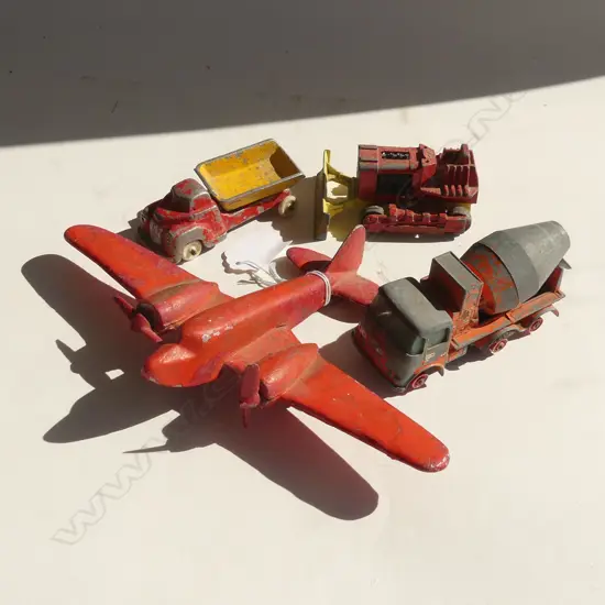 4 FUNHO TOYS INCLUDING AEROPLANE NUMBER 106, CONCRETE MIXER AND BUILDOZER