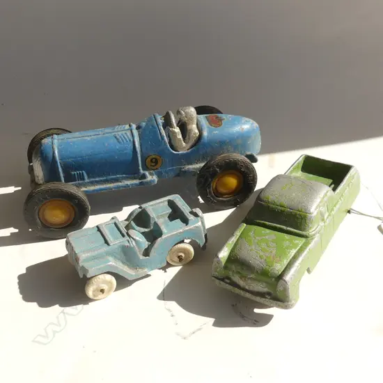 3 FUNHO VEHICLES 1 RACING CAR 1 FLATDECK HOLDEN & 1 JEEP