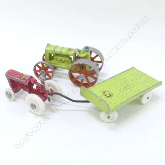 2 FUN HO TOYS; GREEN TRACTOR & TRAILER, RED TRACTOR L.105mm