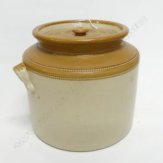 VINTAGE 2 GAL. LIDDED CROCK; R. FOWLER H.240mm