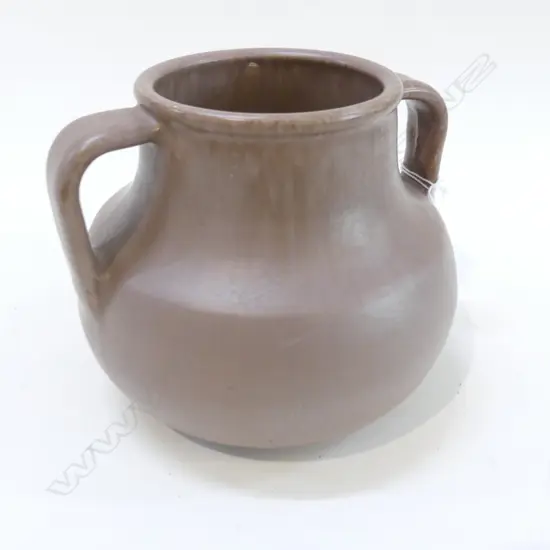 OLIVE JONES 2 HANDLED VASE - ETCHED SIGNATURE TO BASE H. 140MM