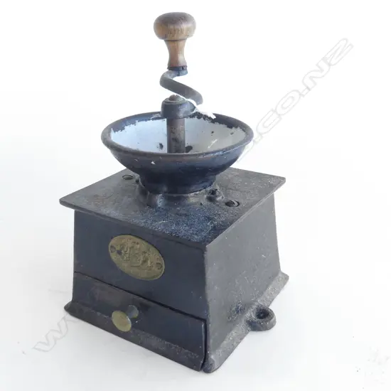 OLD BENCH COFFEE MILL PLQUE FOR FENWICK & CO PATENT PLAQUE INCORPORATES ORDER OF THE GARTER, H.150mm 