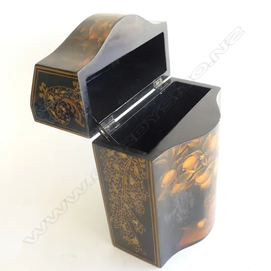 LACQUERED LIDDED CUTLERY BOX H.305mm