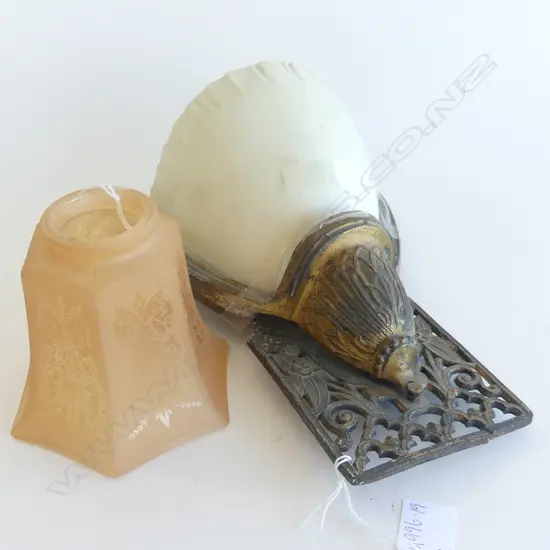 DECO WALL LAMP GILT FINISH AF WITH OTHER SHADE,H.230mm