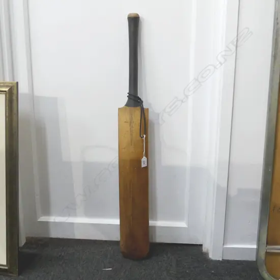 VINTAGE CRICKET BAT, QUAIFE & LILLEY BIRMINGHAM