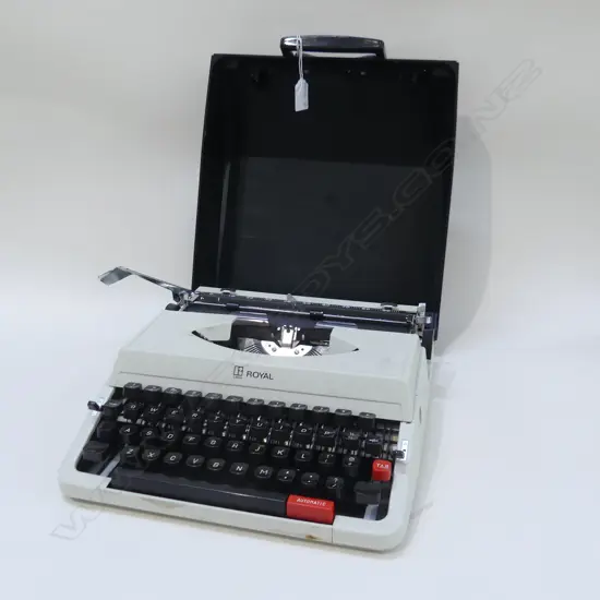 LITTON ROYAL PORTABLE TYPEWRITER 