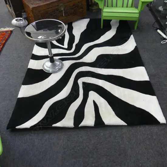 BLACK & WHITE ZEBRA PATTERN WOOL RUG 2000x1430mm