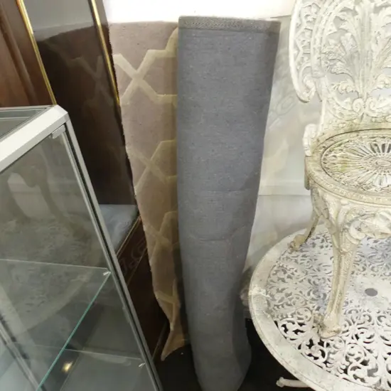 vendor said bin it - FAWN & WHITE GEOMETRIC WOOL RUG (STAINS) W.1370mm