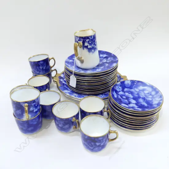 36 PCE EARLY 20thC BLUE TEA SET; 2 PLATES, 10 CUPS, 11 SAUCERS (ONE AF), 12 SIDE PLATES, JUG