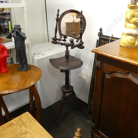 EARLY 1900'S BEECHWOOD BOBBIN TURNED SHAVING STAND, H.1320MM 3 small finials are missing