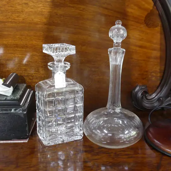 2 CRYSTAL DECANTERS H.280mm