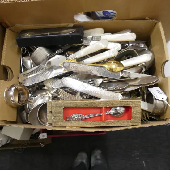 BOX LOT ASST. CUTLERY INCL. 12 PCE MoP SET ETC