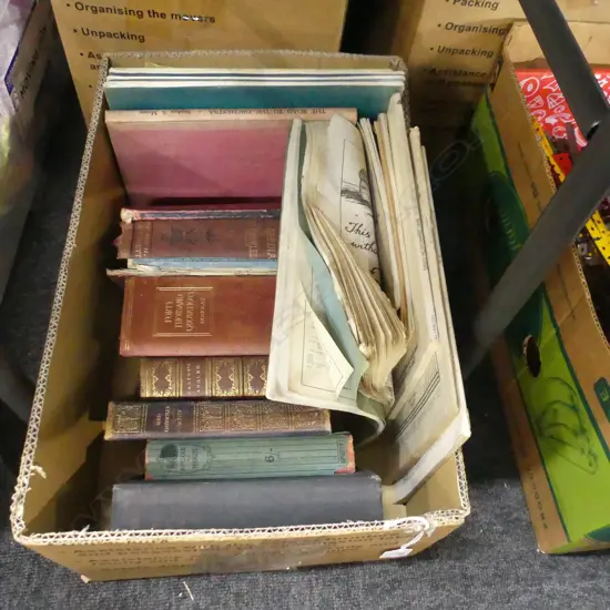BOX VINTAGE BOOKS