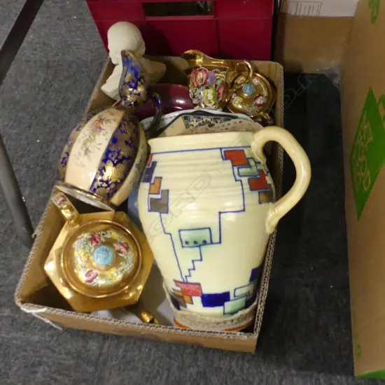 BOX LOT CHINA, BUST OF SALISBURY, LGE DECO JUG, LINENS ETC