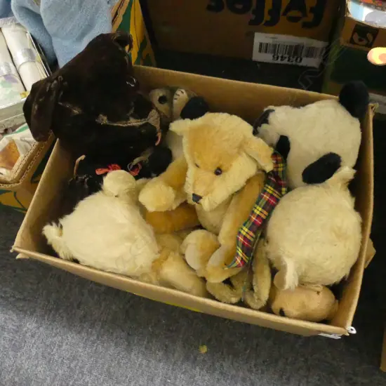 BOX LOT VINTAGE TEDDIES INCL. STEIFF? RABBIT