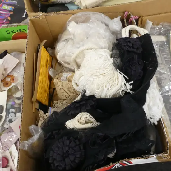 BOX ASST FABRIC,LACE, EMBROIDERY COTTONS ETC..