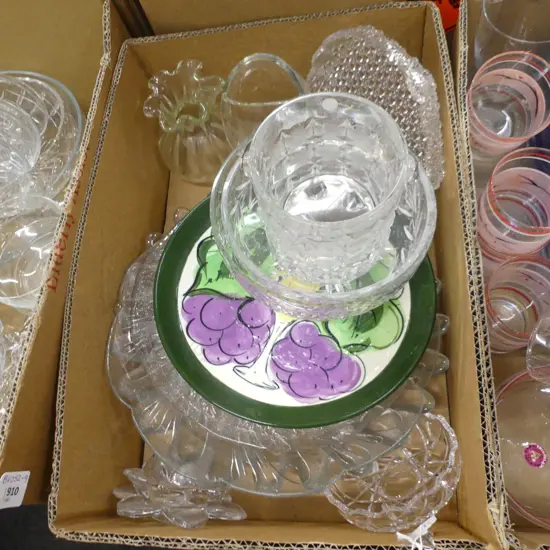 BOX ASST CRYSTAL & GLASS; BOWLS, DISHES, ICE BUCKET, VASES ETC..